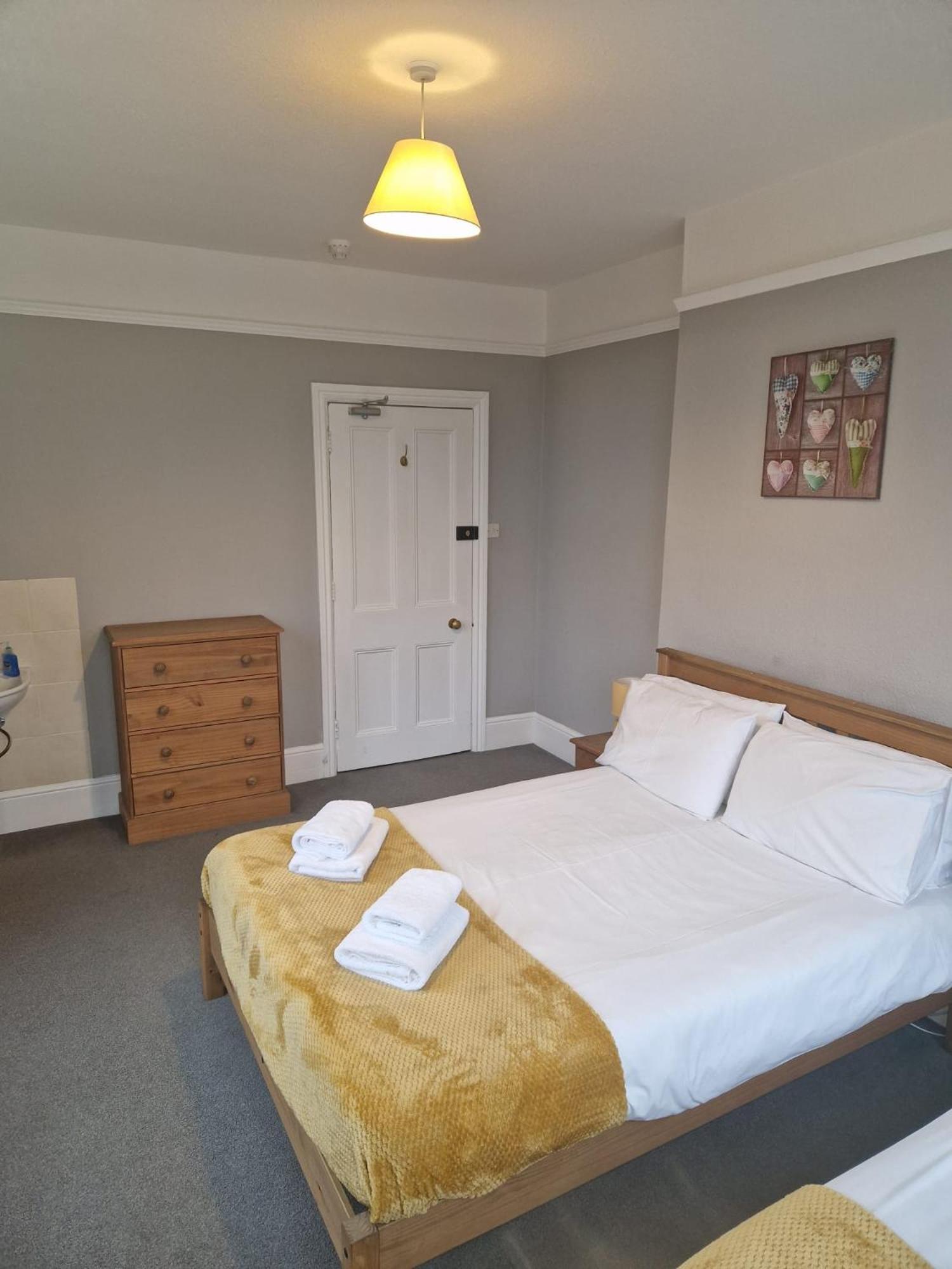 Hereford - Falcon House - Spacious 5 Bedroom House With Games Room - Sleeps 14 Guests - Great Property For Family & Friends Gathering Together - Hosted By Rentmyhouse Exterior foto