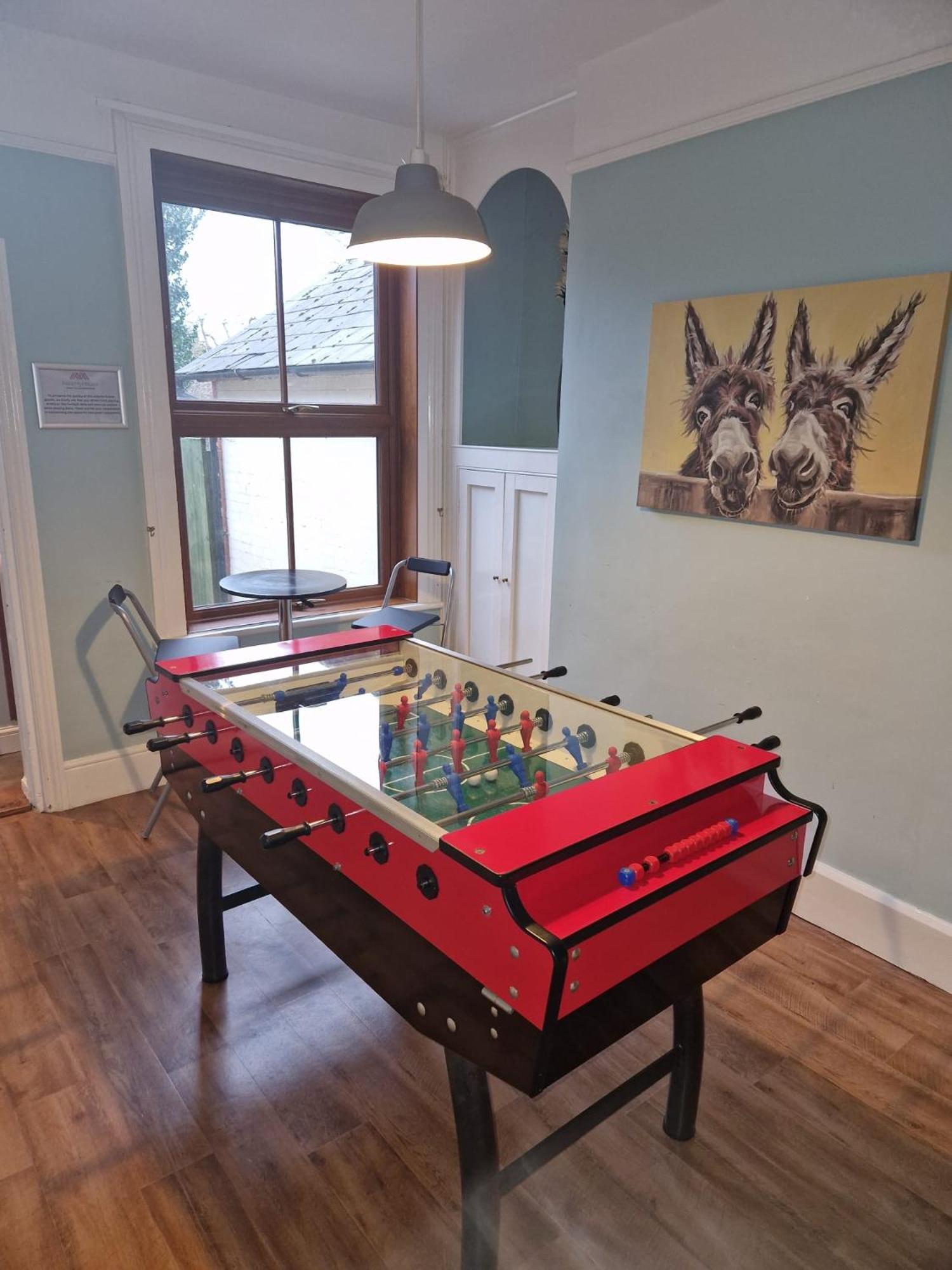 Hereford - Falcon House - Spacious 5 Bedroom House With Games Room - Sleeps 14 Guests - Great Property For Family & Friends Gathering Together - Hosted By Rentmyhouse Exterior foto