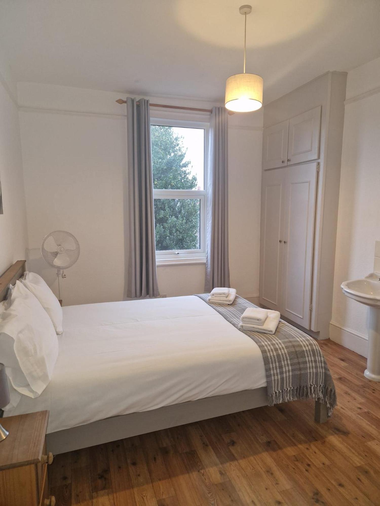 Hereford - Falcon House - Spacious 5 Bedroom House With Games Room - Sleeps 14 Guests - Great Property For Family & Friends Gathering Together - Hosted By Rentmyhouse Exterior foto